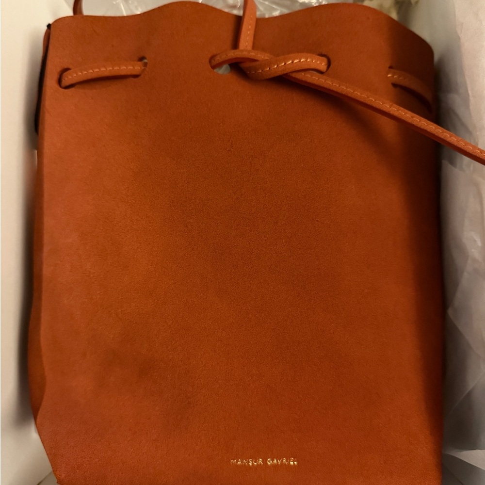 Mansur Gavriel Tan Suede Crossbody Bucket Bag - Cute For Summer!🥰🥰🥰 - Picture 3 of 6